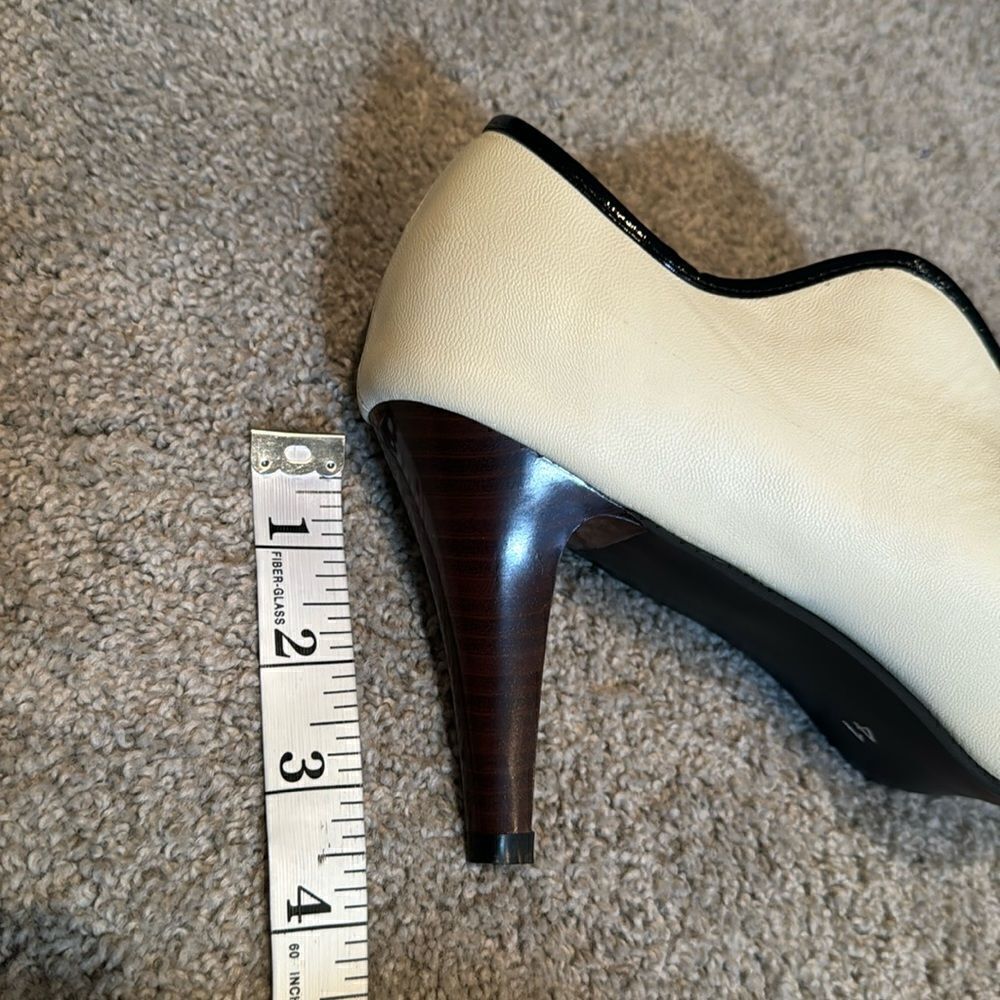 Women’s Beige & Black High Heels Pumps Bow Design SlipOn Size 8.5/9 (41CN) *READ - Picture 9 of 12